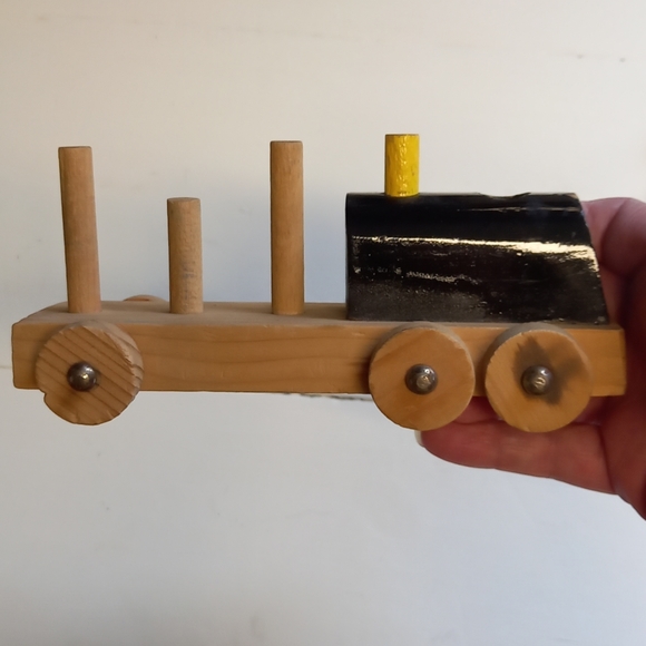 Wood train set for display - Picture 3 of 9